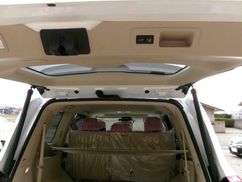 LAND CRUISER