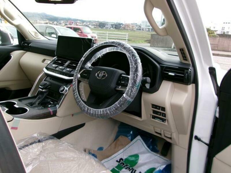 LAND CRUISER