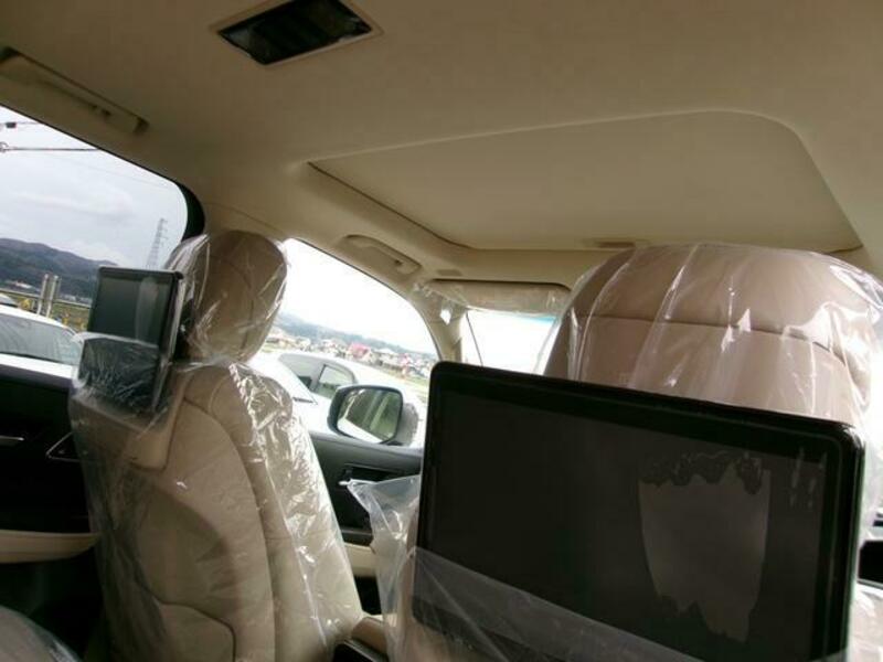 LAND CRUISER