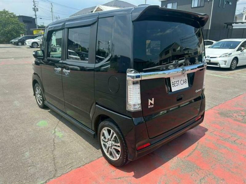 N BOX CUSTOM