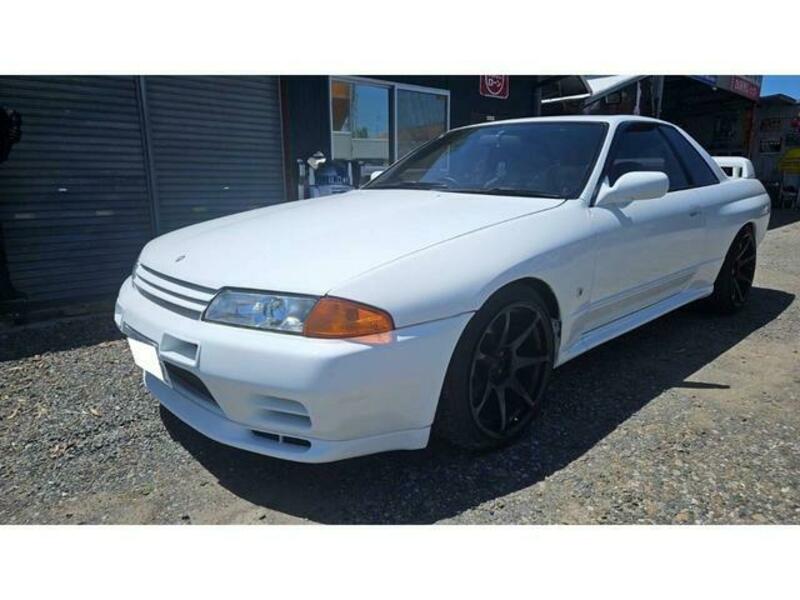 NISSAN SKYLINE
