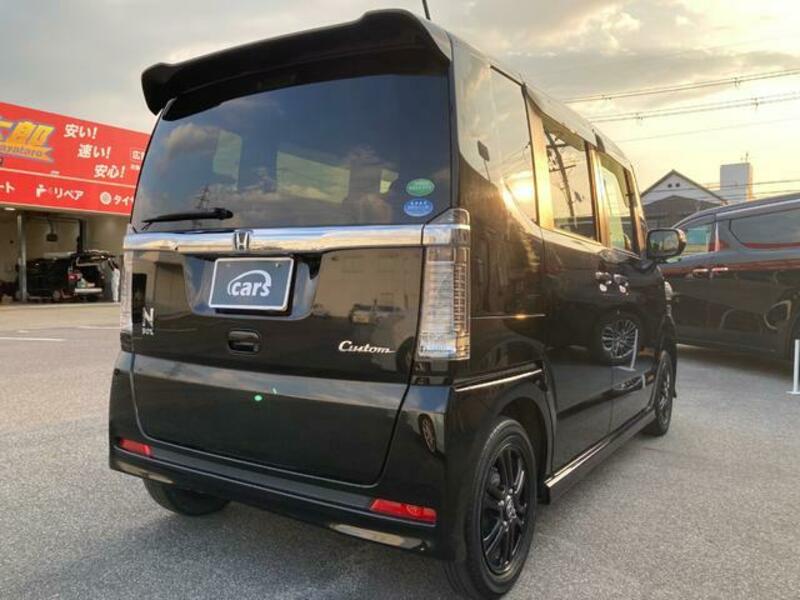 N BOX CUSTOM