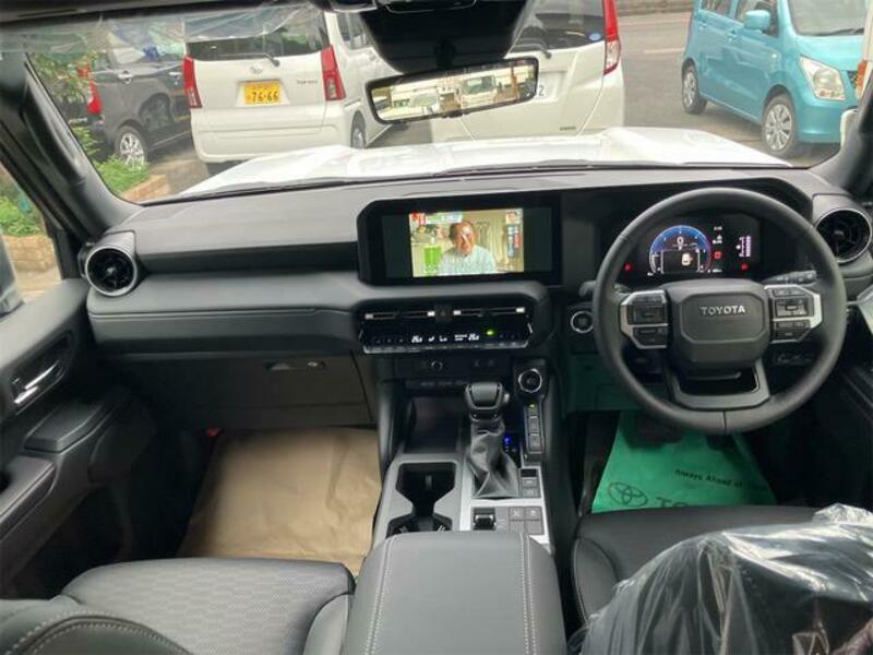 LAND CRUISER 250