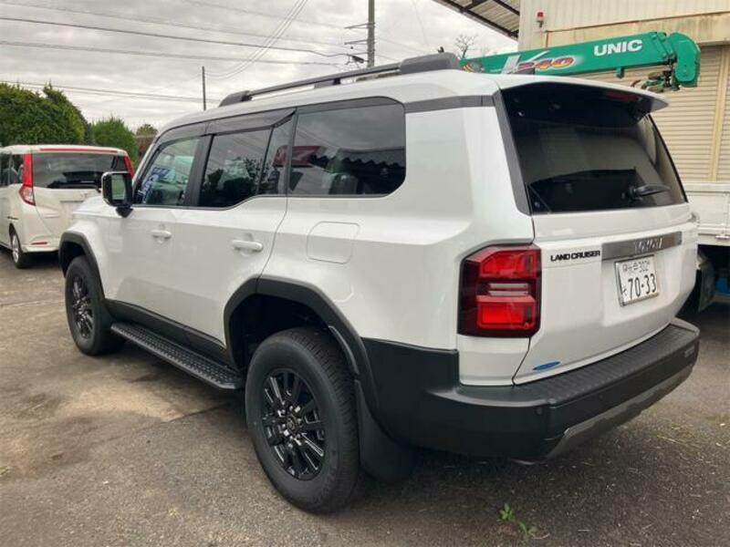 LAND CRUISER 250
