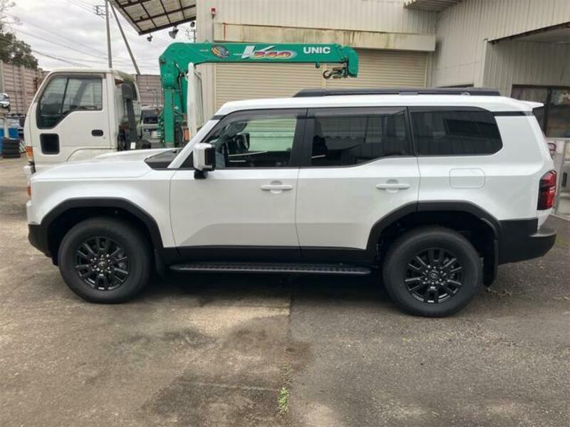 LAND CRUISER 250