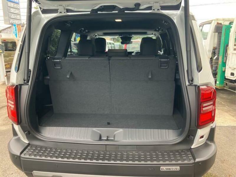 LAND CRUISER 250