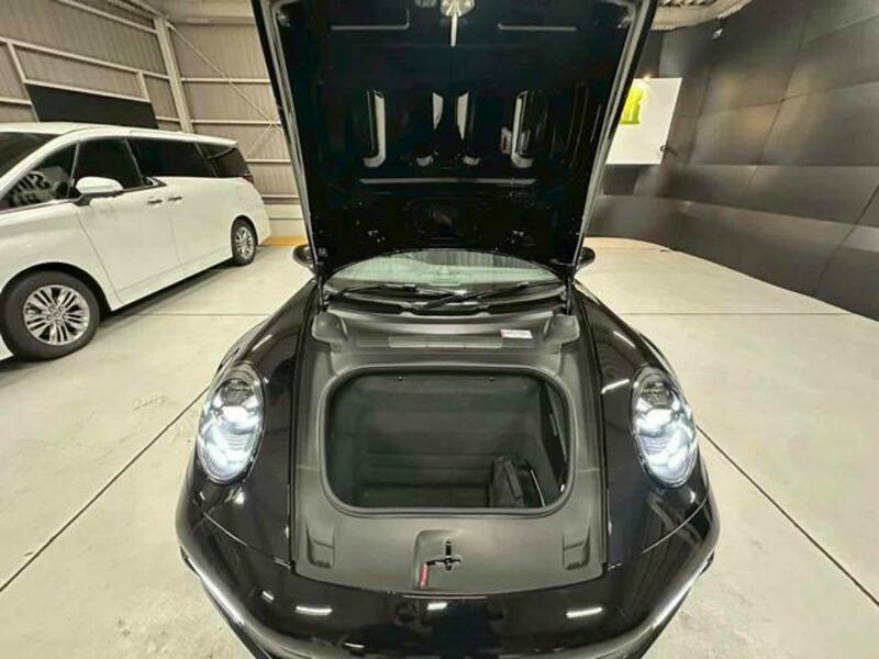 911