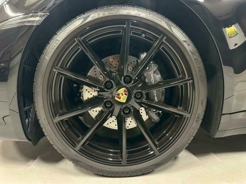 911