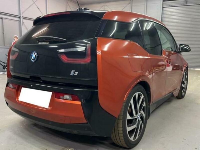 i3