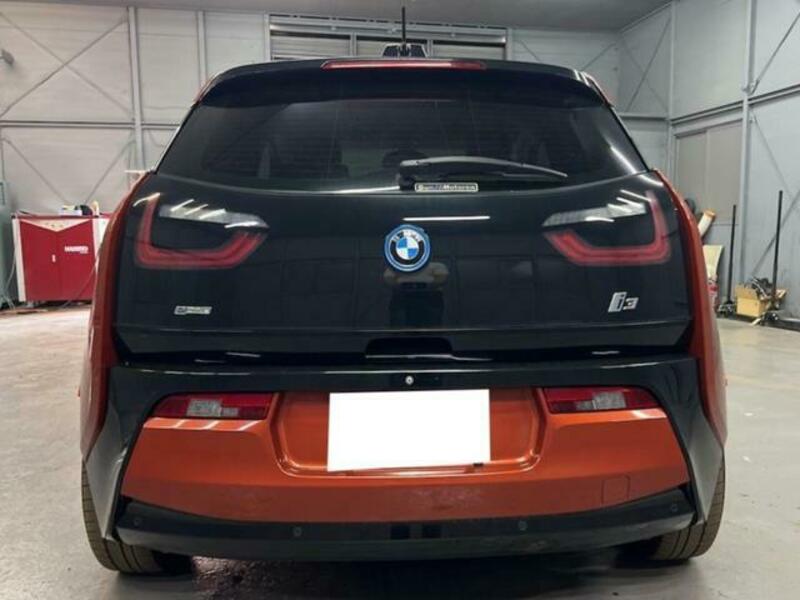 i3