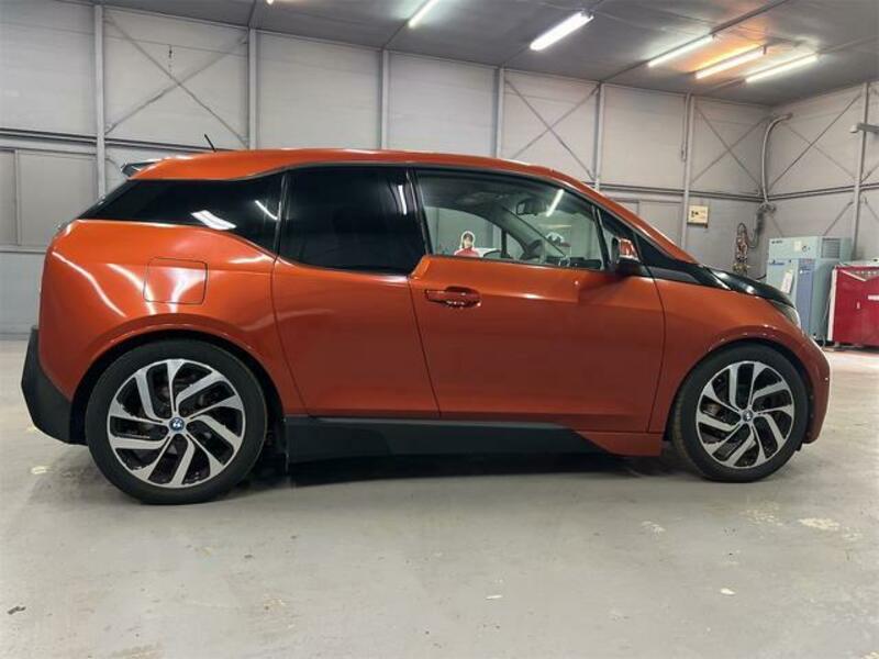 i3