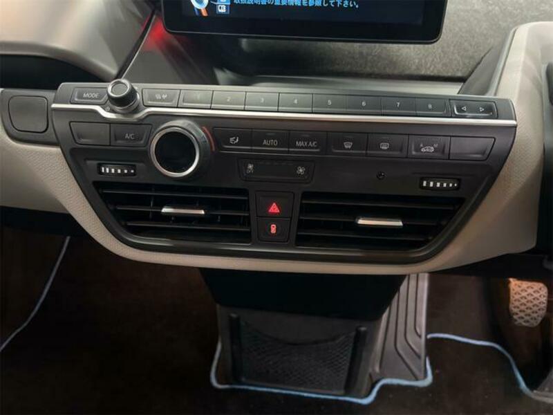 i3