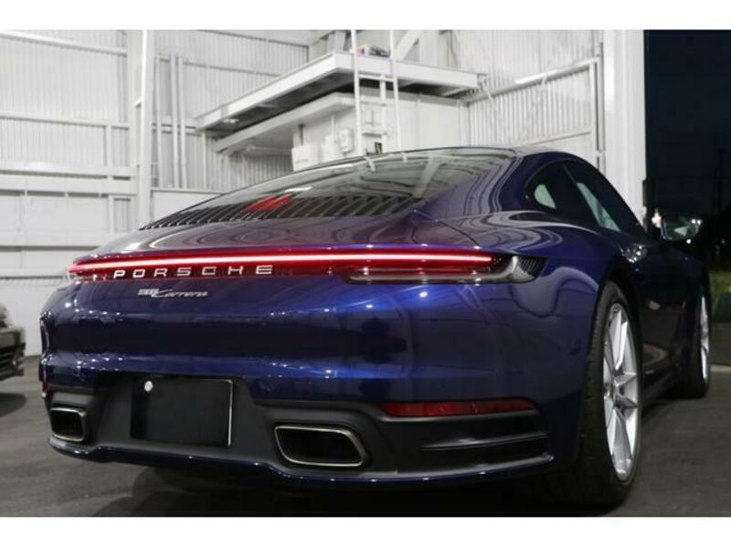 911