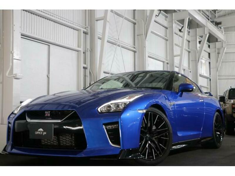 NISSAN GT-R