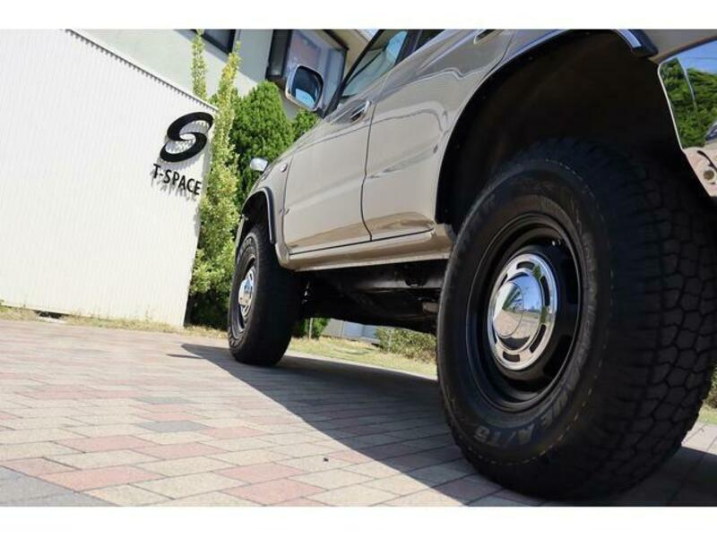 HILUX SURF
