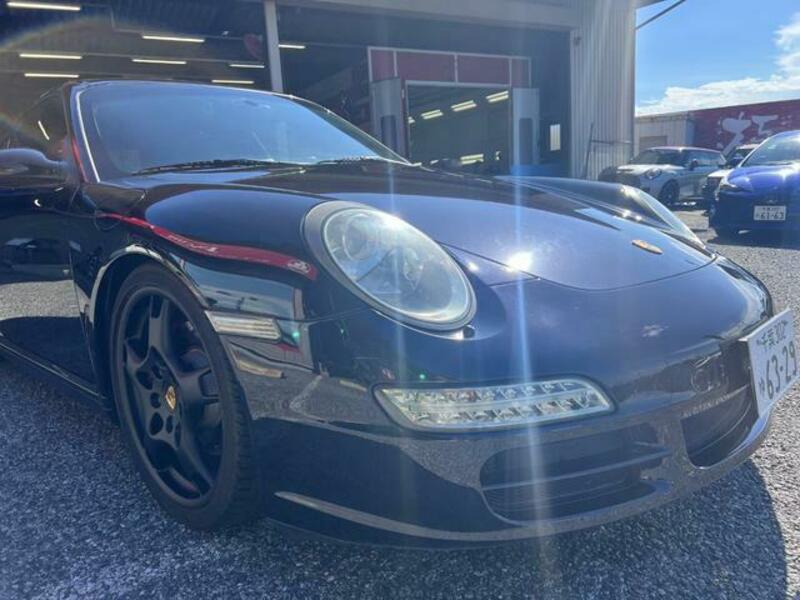 911