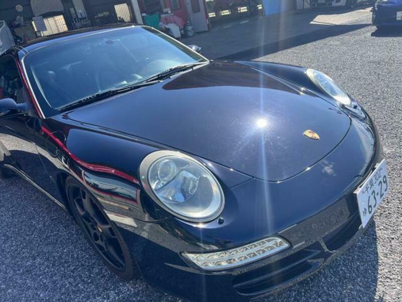 911