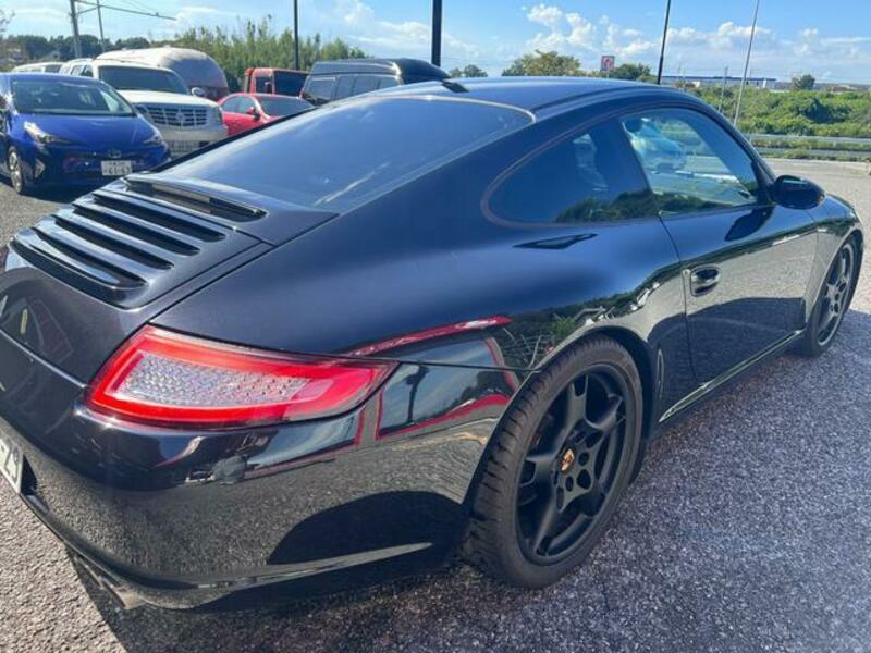 911