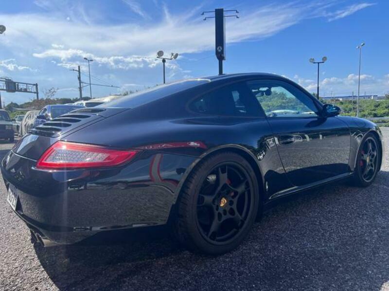 911