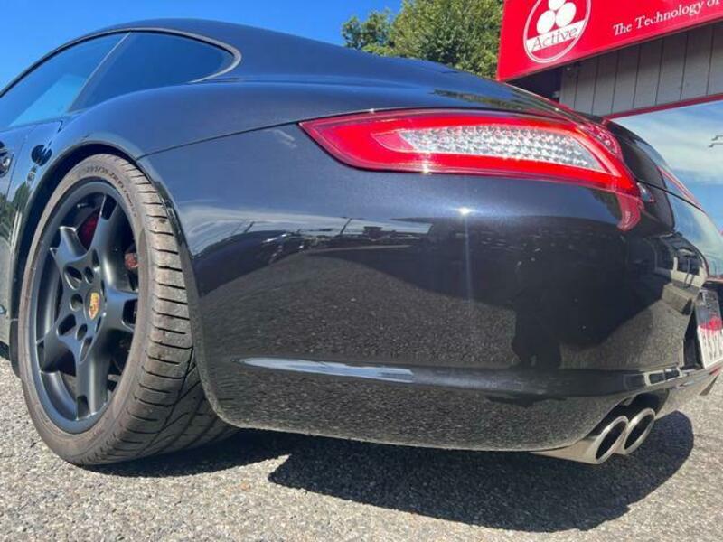 911