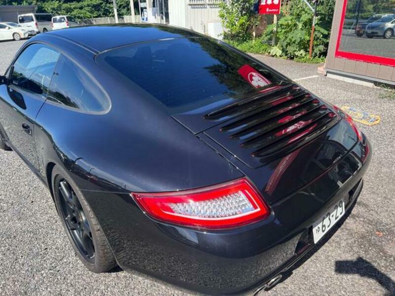 911