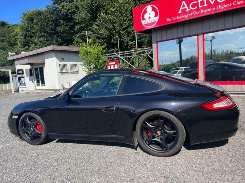 911