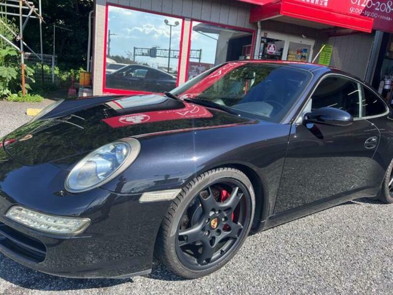 911