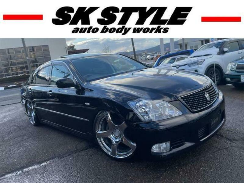 TOYOTA CROWN
