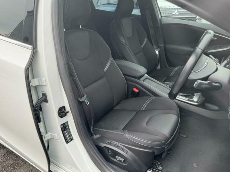 V40