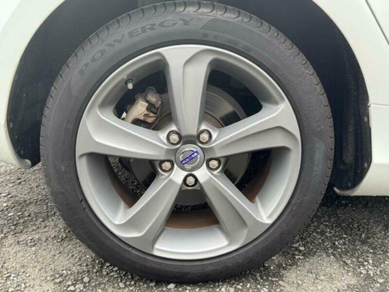 V40