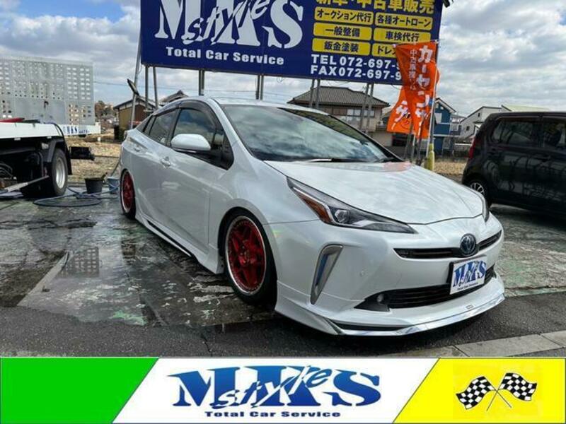 TOYOTA PRIUS