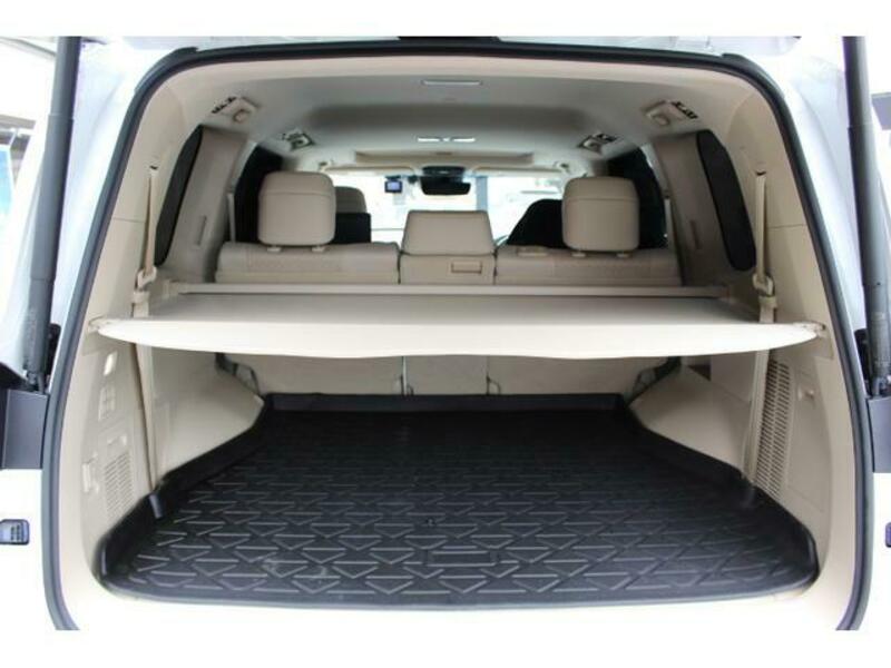 LAND CRUISER
