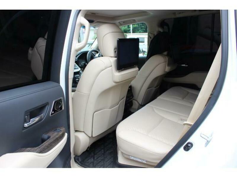 LAND CRUISER