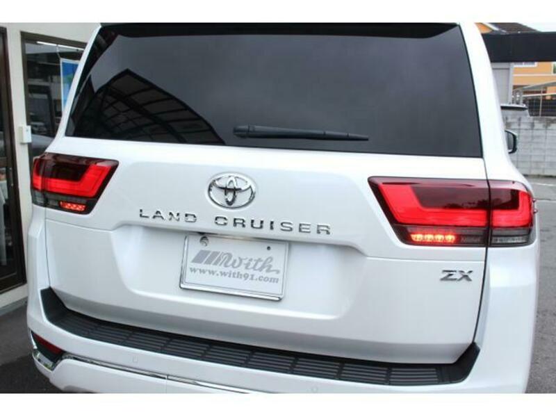 LAND CRUISER