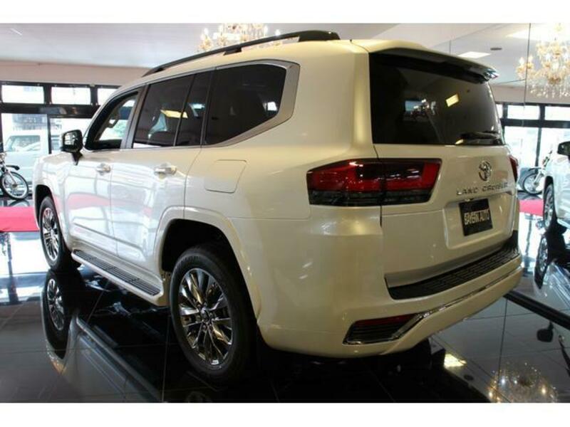 LAND CRUISER