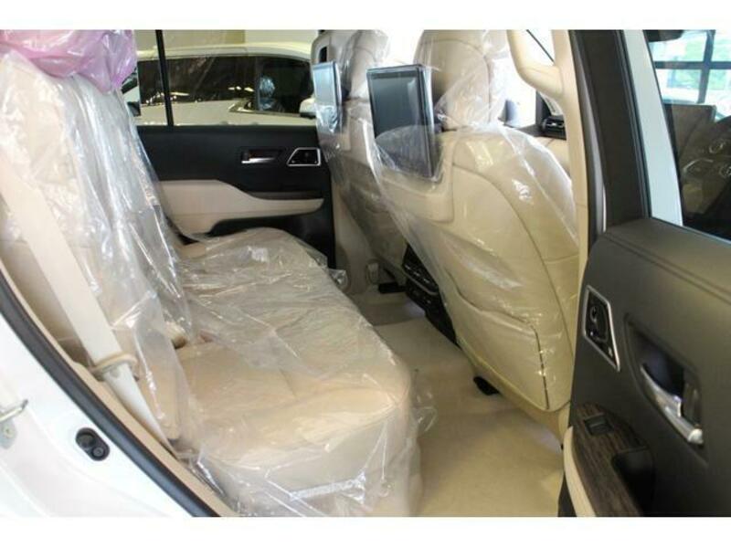 LAND CRUISER