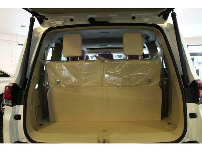 LAND CRUISER