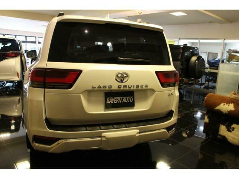 LAND CRUISER