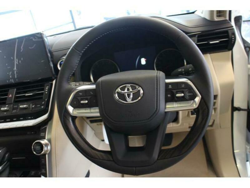 LAND CRUISER