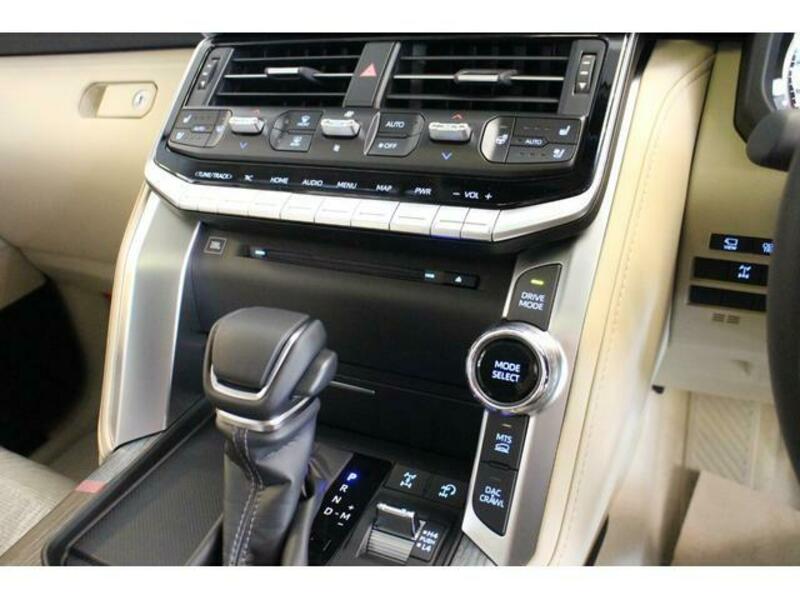 LAND CRUISER
