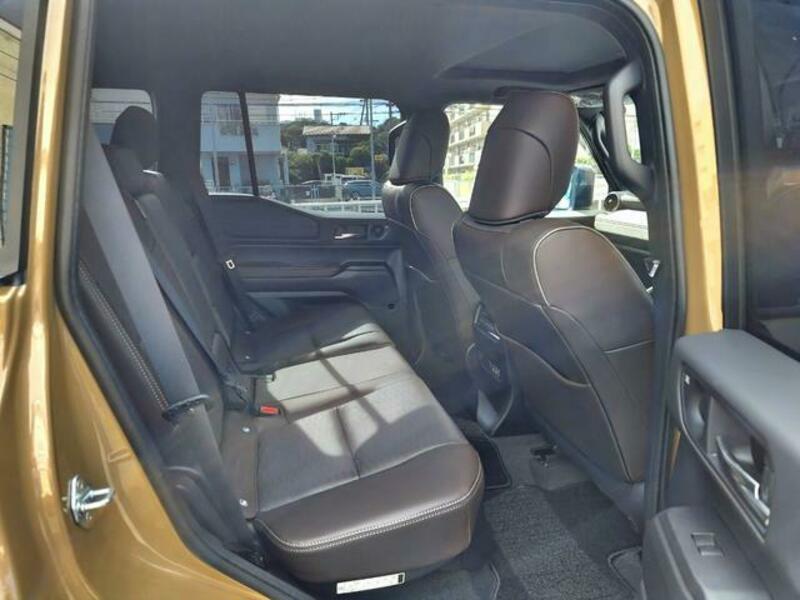 LAND CRUISER 250