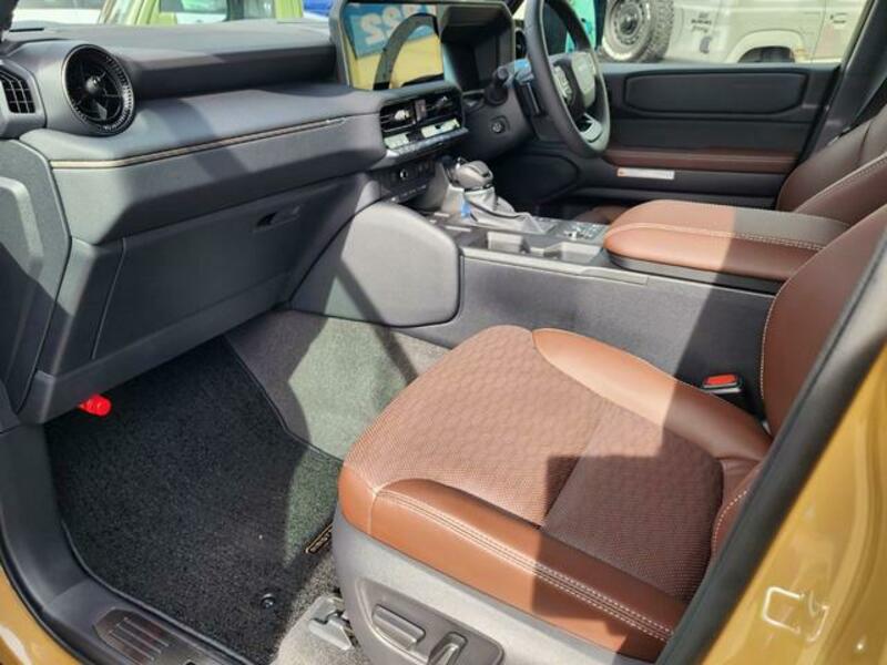 LAND CRUISER 250