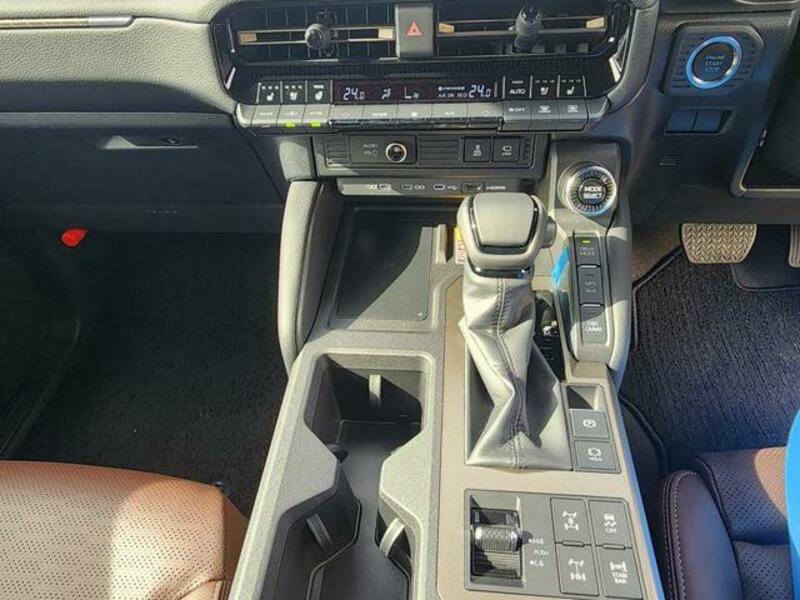 LAND CRUISER 250