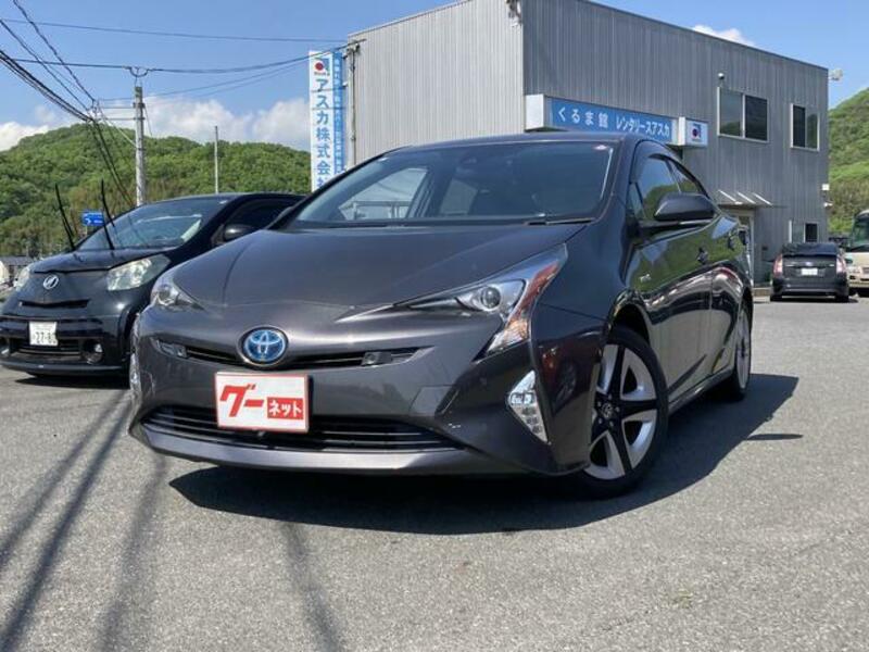 TOYOTA PRIUS