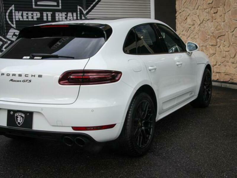 MACAN