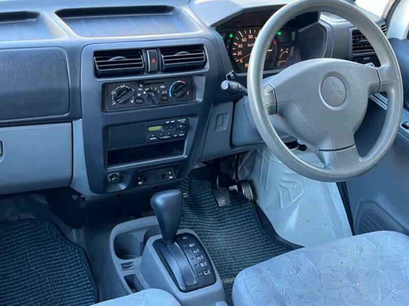 MINICAB VAN
