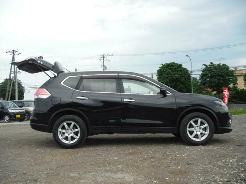 X-TRAIL