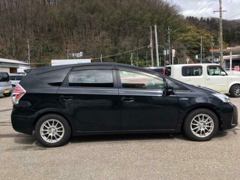 PRIUS ALPHA