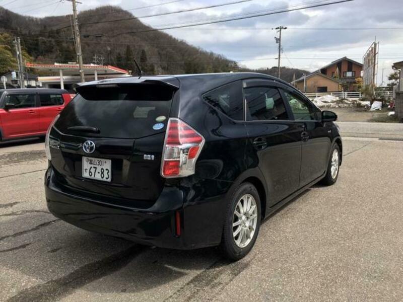 PRIUS ALPHA