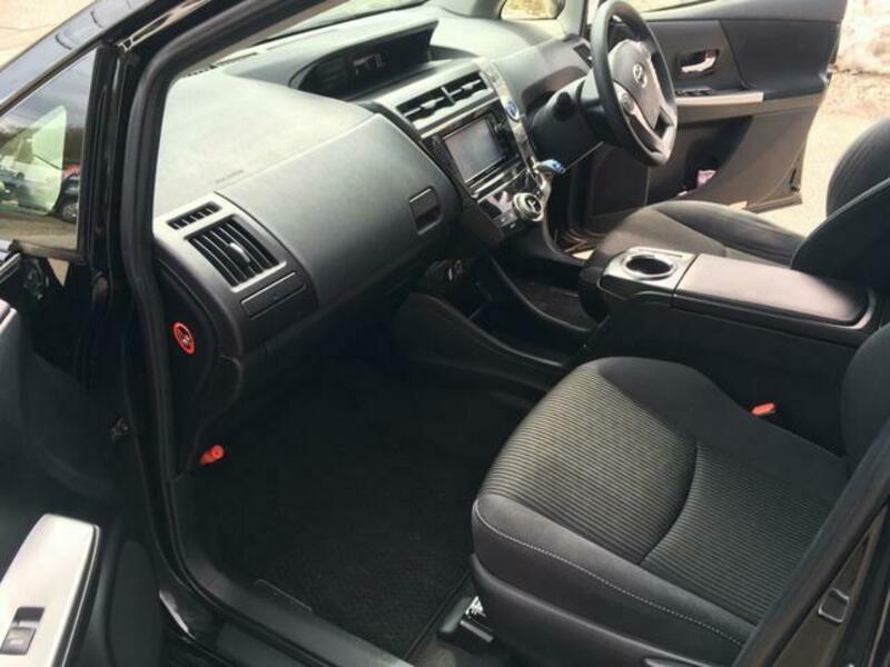PRIUS ALPHA